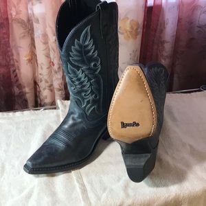 Boots, condition is vg.